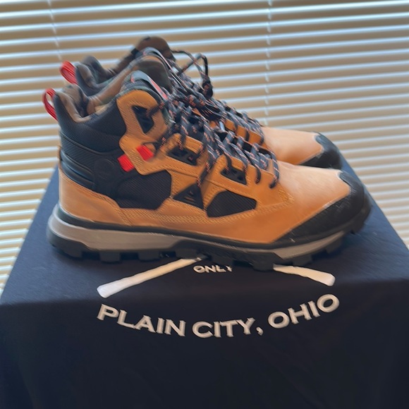 Timberland Other - Mens size 10.5 timberland sneaker boots camouflage new buck